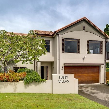 Busby Hill Villa - Havelock North Holiday Home エクステリア 写真