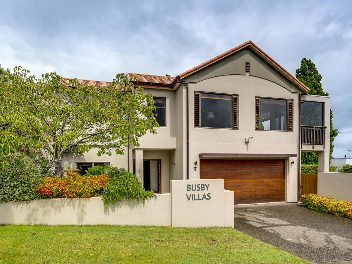Busby Hill Villa - Havelock North Holiday Home エクステリア 写真