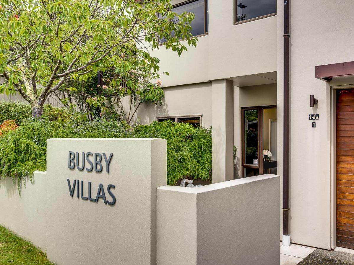 Busby Hill Villa - Havelock North Holiday Home エクステリア 写真