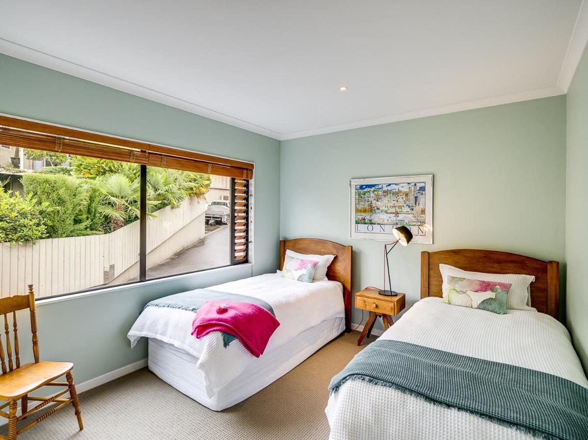 Busby Hill Villa - Havelock North Holiday Home エクステリア 写真