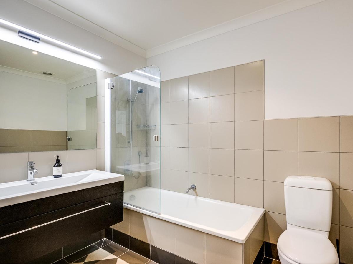 Busby Hill Villa - Havelock North Holiday Home エクステリア 写真