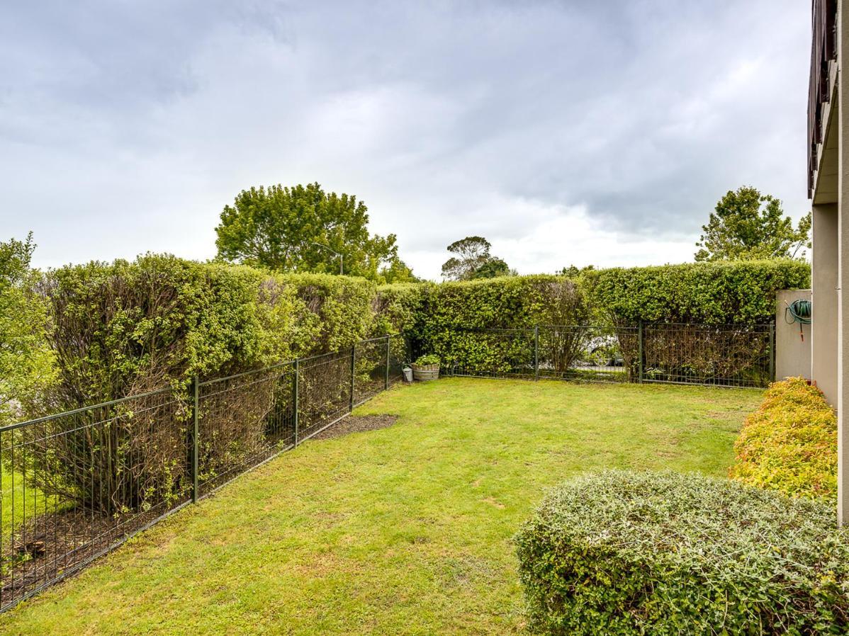 Busby Hill Villa - Havelock North Holiday Home エクステリア 写真